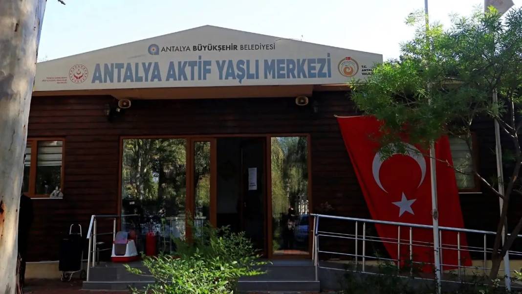 Antalya’da 60 Yaş Üzeri Kursiyerler Akıllı Telefon Eğitimiyle Mesafeleri Aştı! 8
